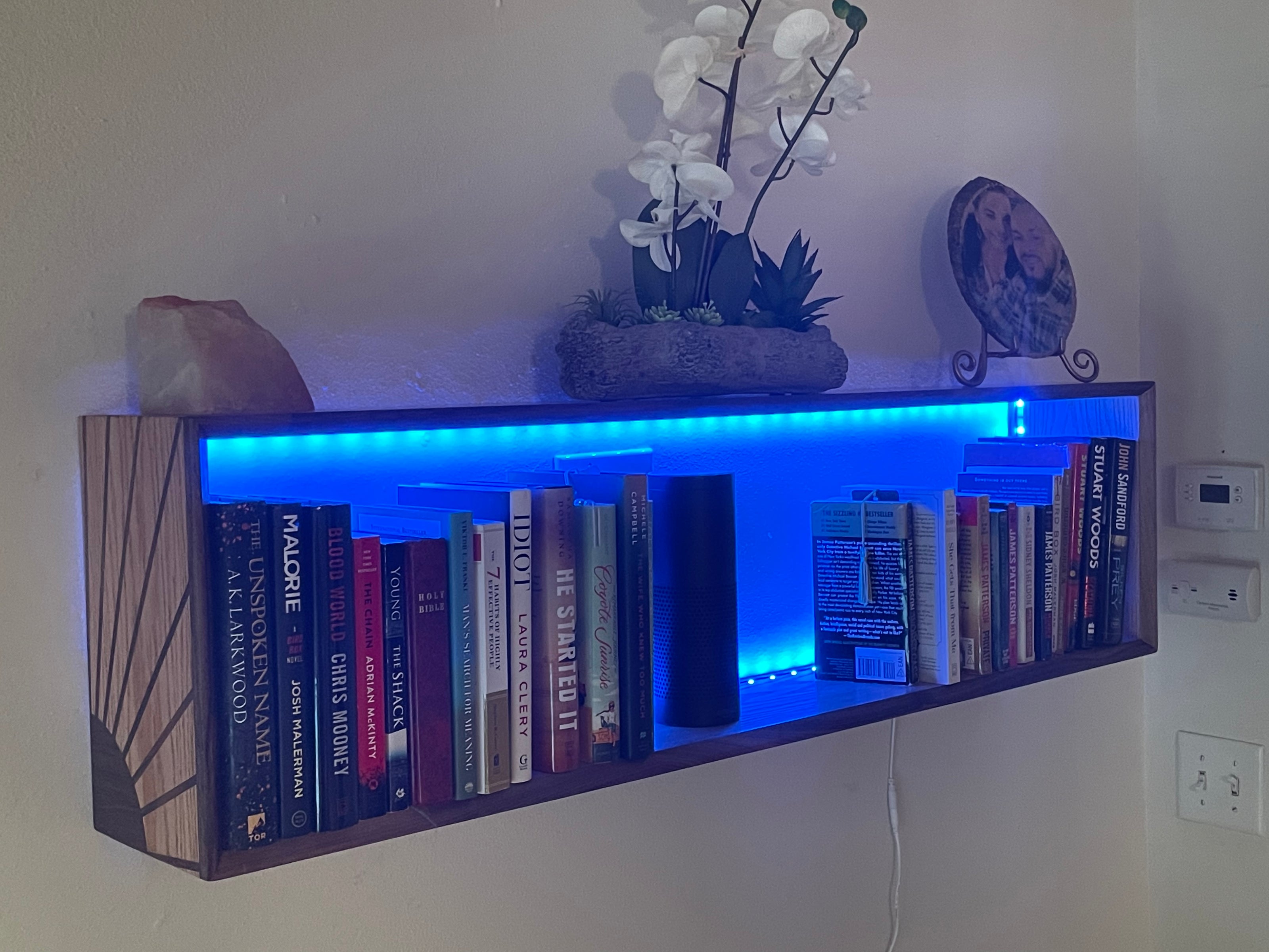 Bookshelf front oak and walnut